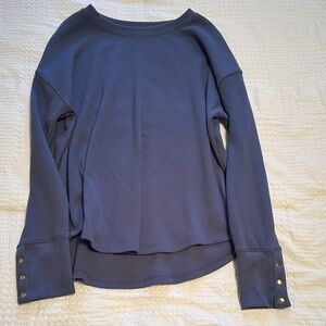 Sonoma Women's Navy Long Sleeve Top with Button Cuffs